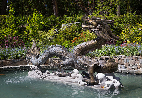 Butchart Dragon fountain