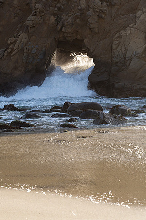 Single Arch Sea Tunnel at Pfeiffer Beach 3