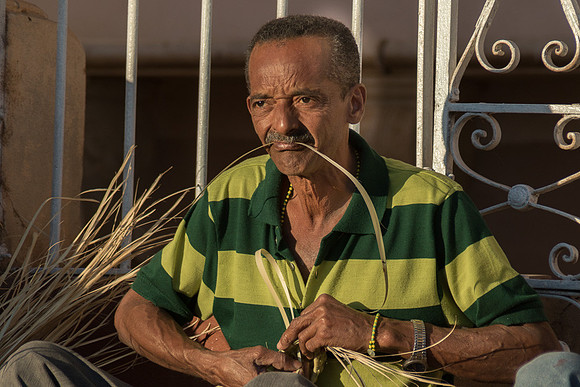 Cuban Straw hat Weaver