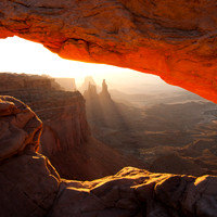 Sun Rays and Mesa Arch