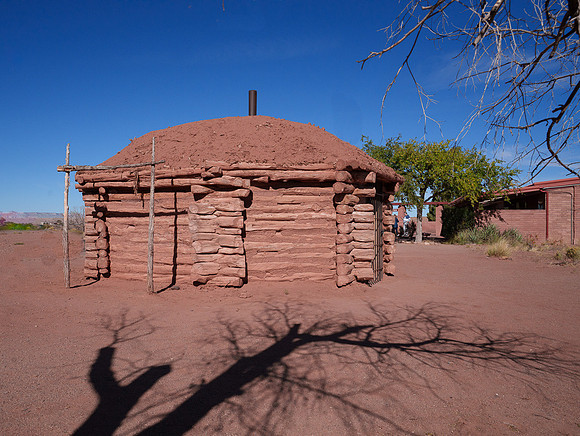 Navajo Hogan, Canyon de Chelley Exterior
