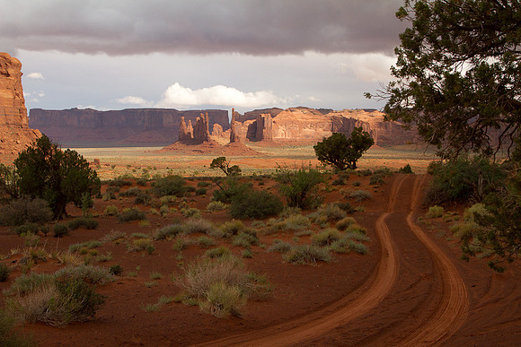 Totem Pole & Yei Bi Chei, Monument Valley