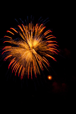 Sliding Focus Fireworks 01
