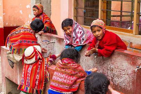 Washng before Lunch, Huilloc Peru