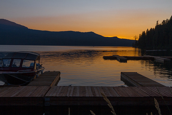 Sunset at Diamond Lake