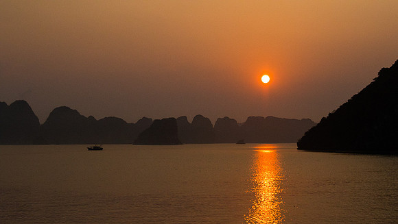Smokey sunset on Ha Long Bay