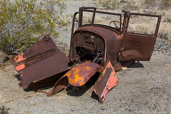 Abandoned car - Death Valley'