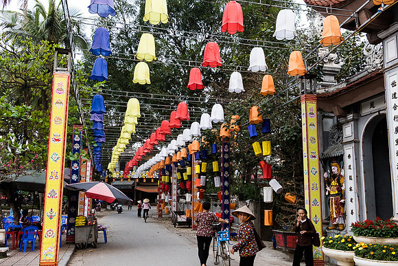 Chua Thay near Chua Oong Dau Temple,