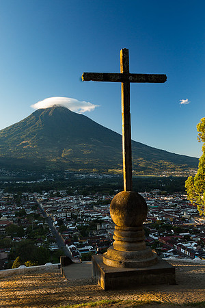 Volcan de Agua and cross #01