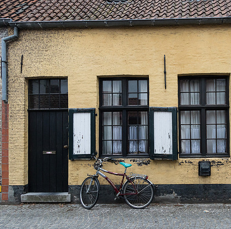 Yellow house and bike, Bruges