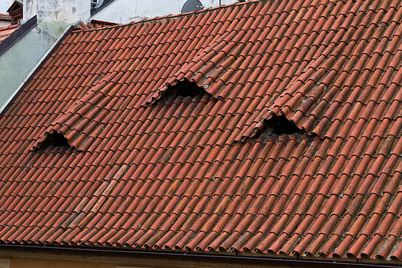 Red roof with Wire