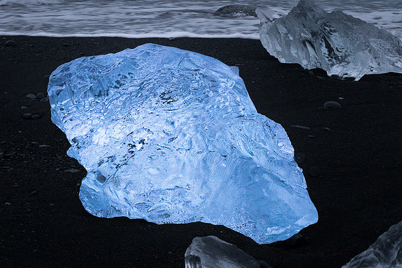 Iceberg on Jökulsárlón Iceberg Beach #02