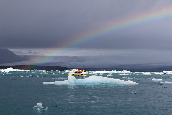 Rainbow, Iceberg in Jökulsárlón Iceberg Lagoon