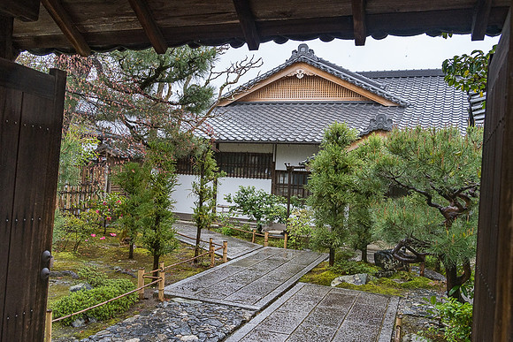 Juni-in temple