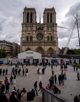 Notre Daem Paris viewing plaza