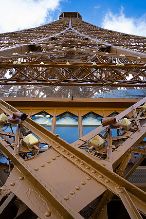 Eiffel Tower "Y" perspective