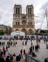 Notre Daem Paris viewing plaza